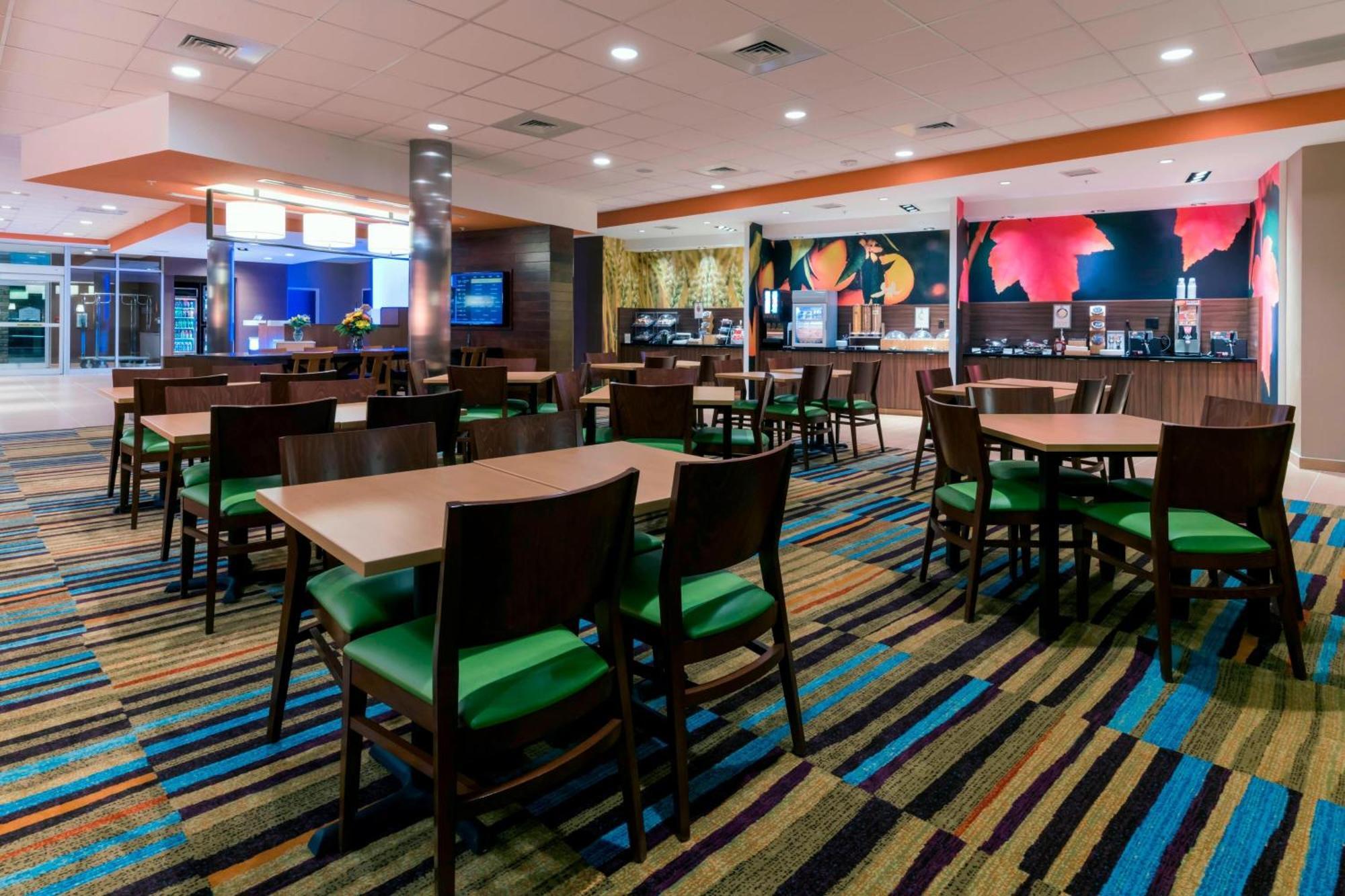 Fairfield Inn & Suites By Marriott Boston Marlborough/Apex Center Exterior photo