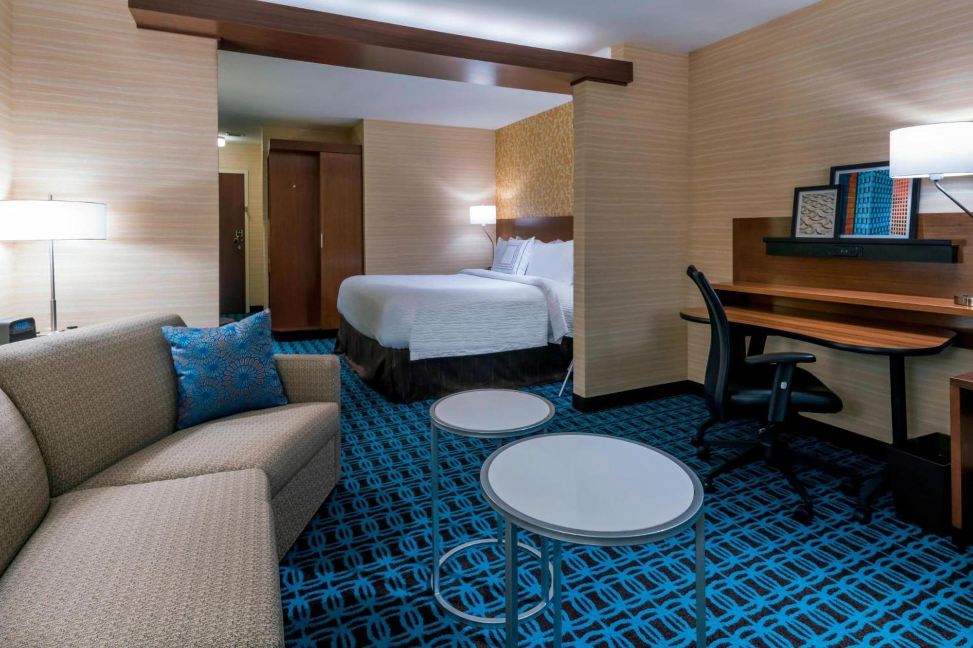 Fairfield Inn & Suites By Marriott Boston Marlborough/Apex Center Exterior photo