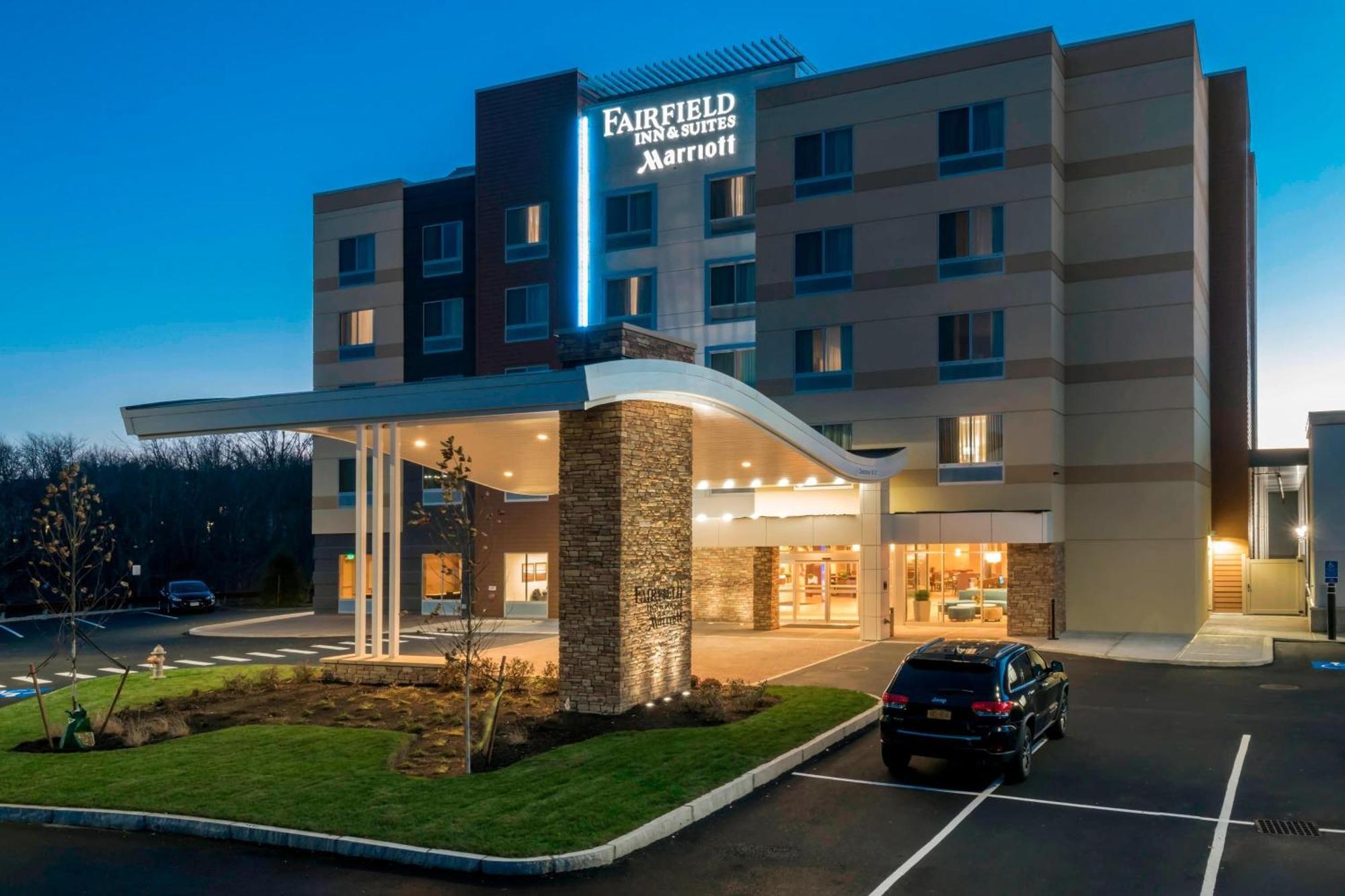 Fairfield Inn & Suites By Marriott Boston Marlborough/Apex Center Exterior photo